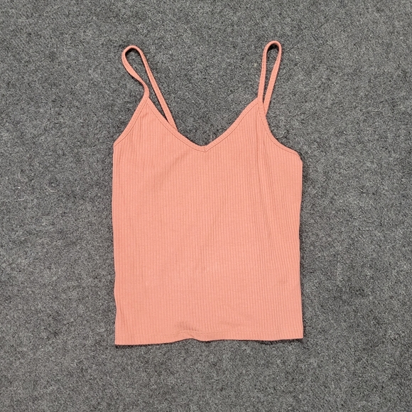 Peachy coloured crop top. Size small - Picture 1 of 5